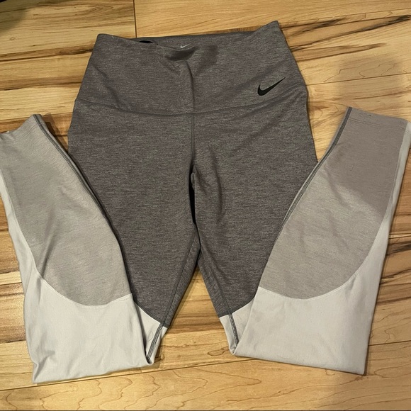 Nike leggings - Picture 2 of 3